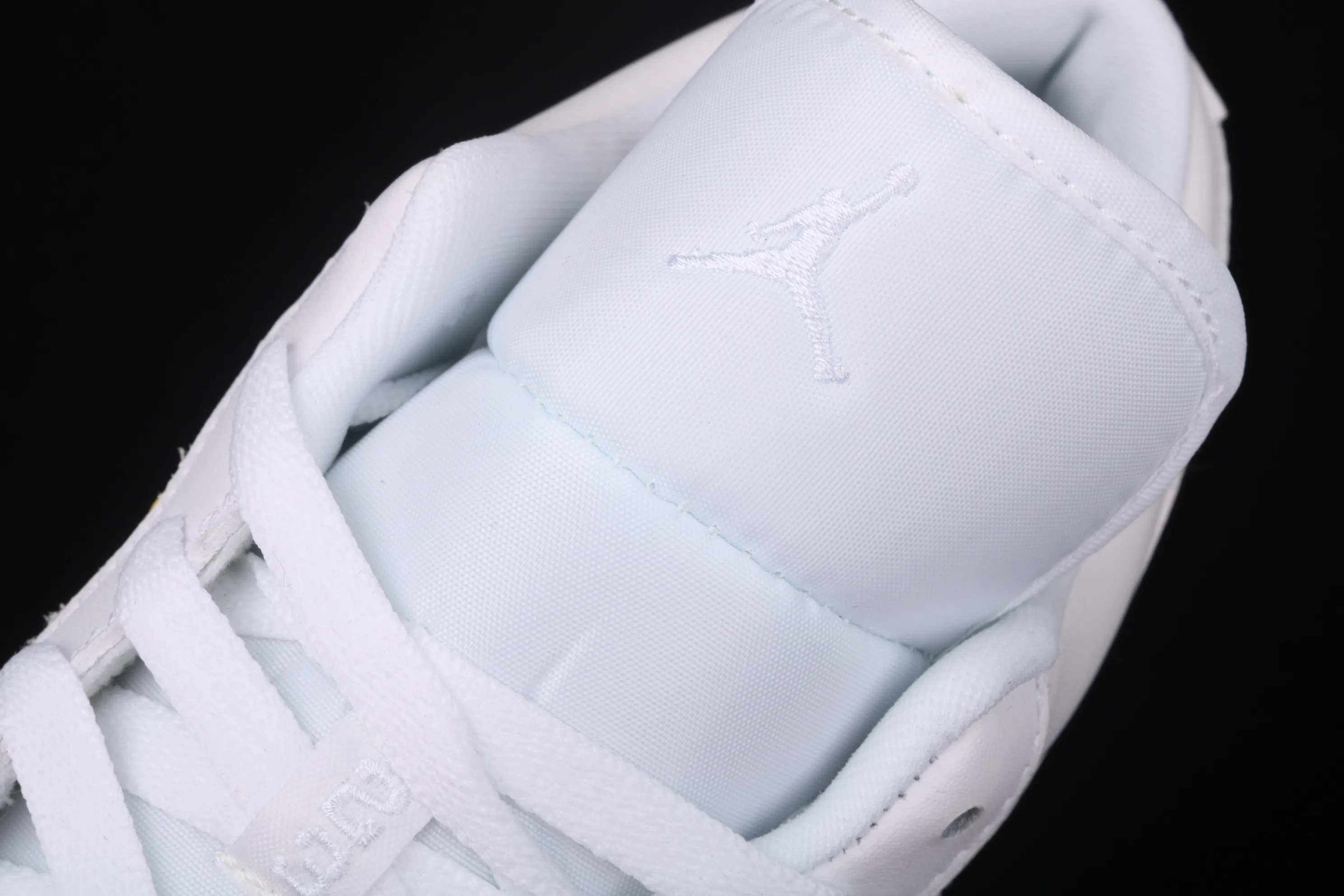 All categories Air Jordan Jordan series basketball shoes Air Jordan 1 Low New version Air Jordan 1 Low "White Multi" AJ1 Joe 1 four-color mandarin duck low-top top-layer leather cultural and leisure sports sneakers CW7035-100